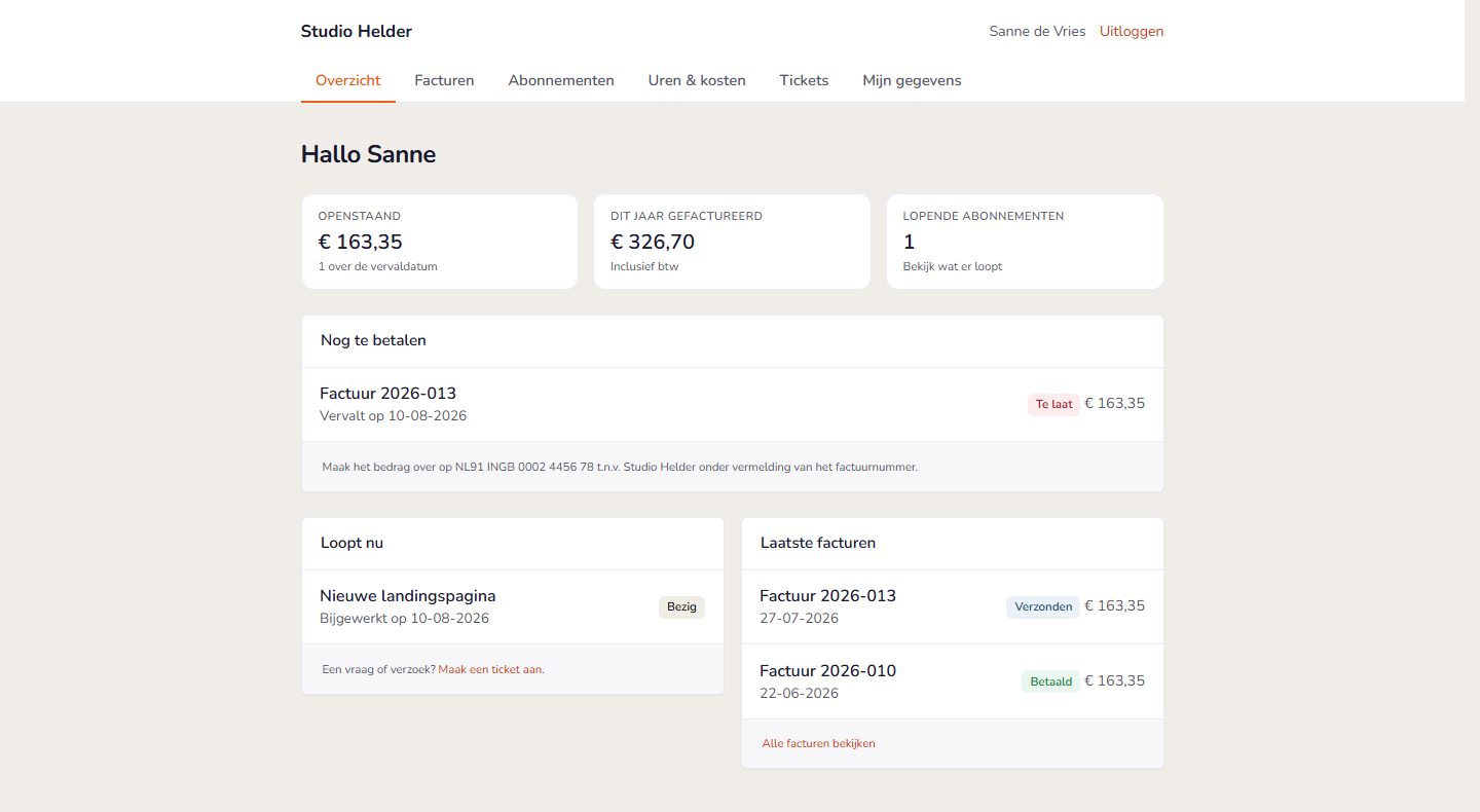Het klantportaal van LazyBill met openstaande facturen, lopende abonnementen en een ticket